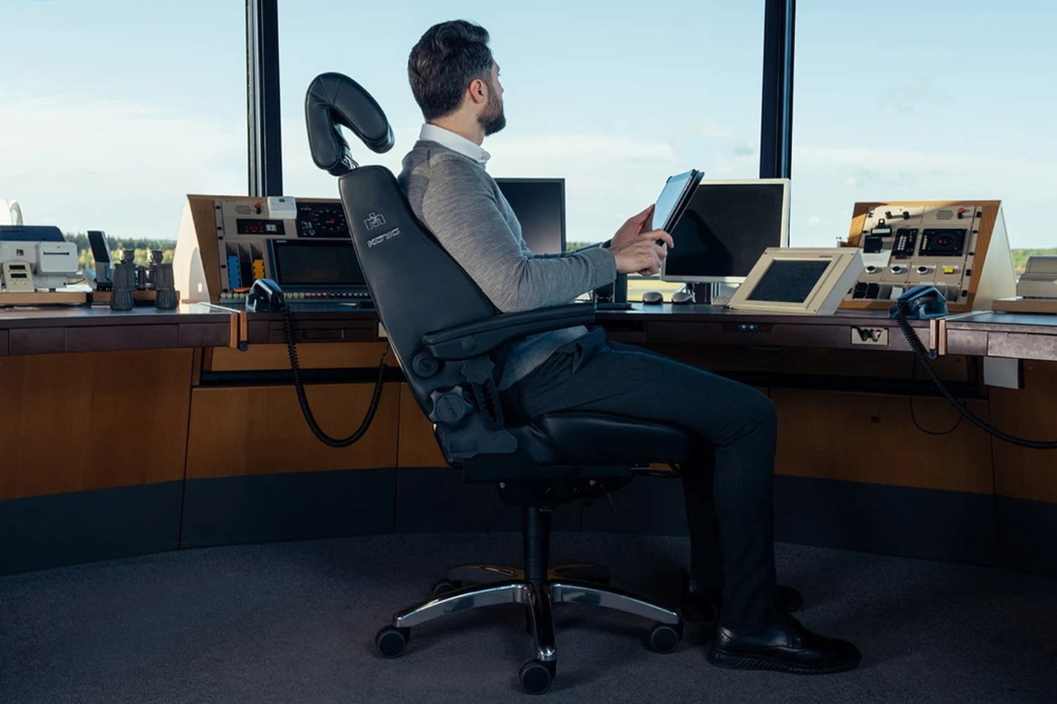 Siège de contrôle 24_7 Sentinel Ambiance 3