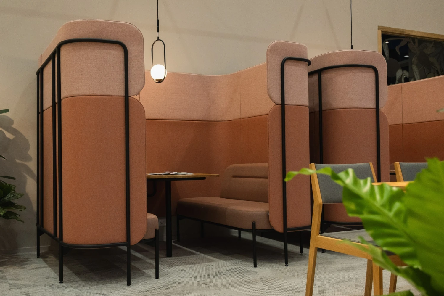 Alcove acoustique de réunion biophilique Leaf ambiance bicolore