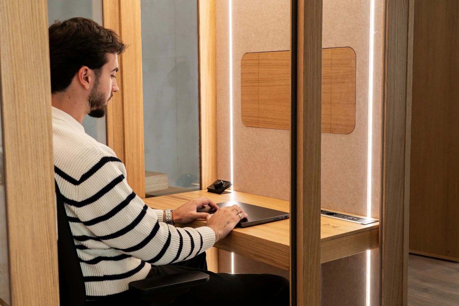 Cabine acoustique en bois 1 place Haven workplace Cabine acoustique en bois 1 place Haven workplace