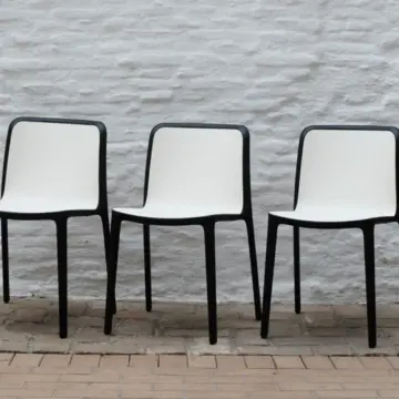 Chaise de collectivite usage intensif Bika blanc scaled Chaise de collectivité usage intensif Bika blanc