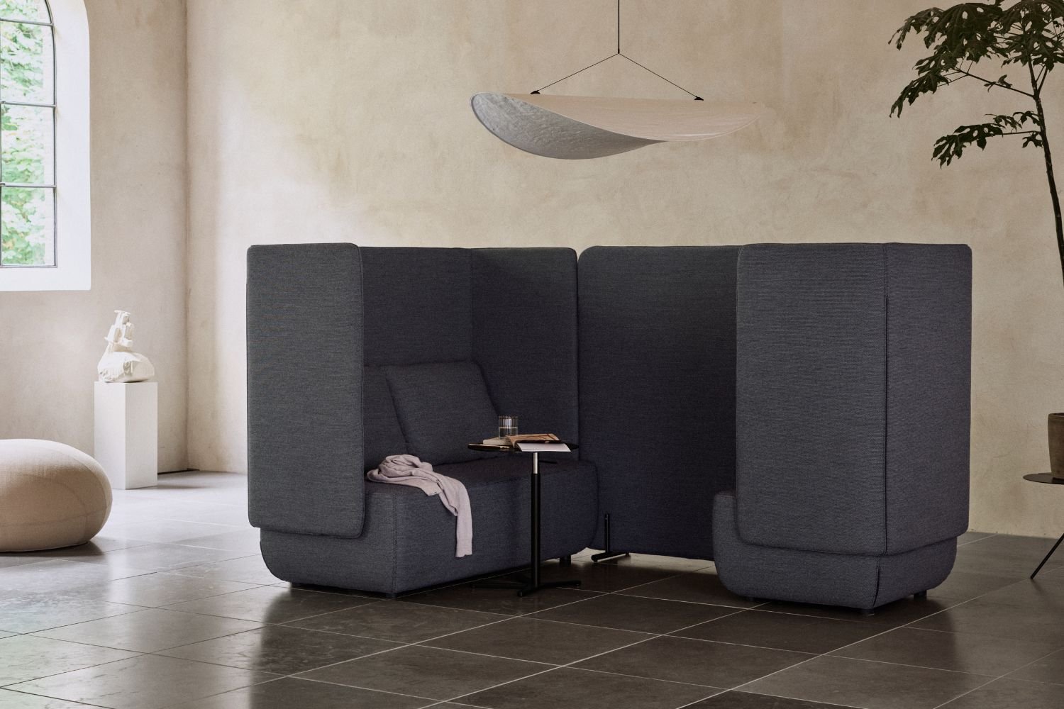 Canapé haut dossier pour zones d’échange Opéra alcove ambiance