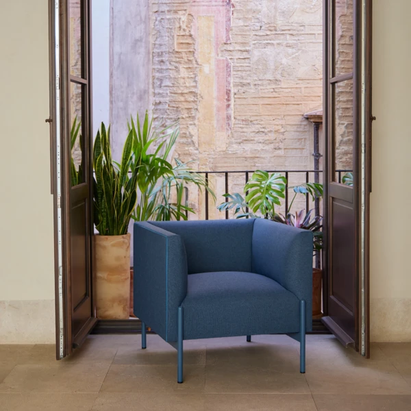 Fauteuil lounge design architectural Amivera étroit