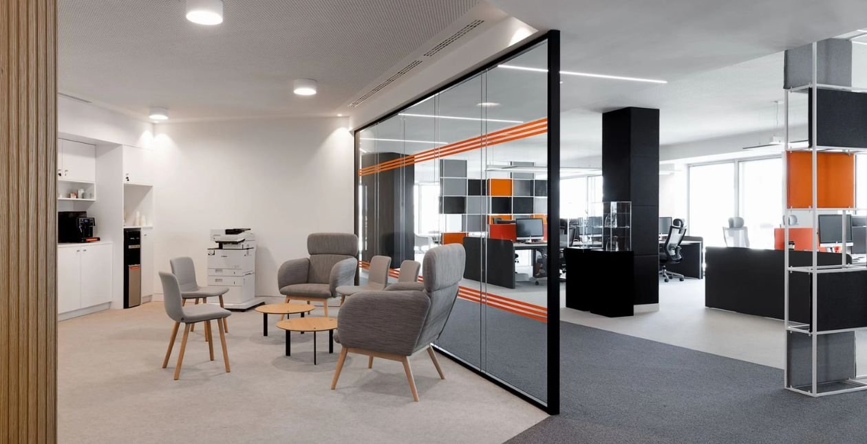 Illustration d'un cas où le zoning est défini pour organiser l'espace travail et l'espace café, détente