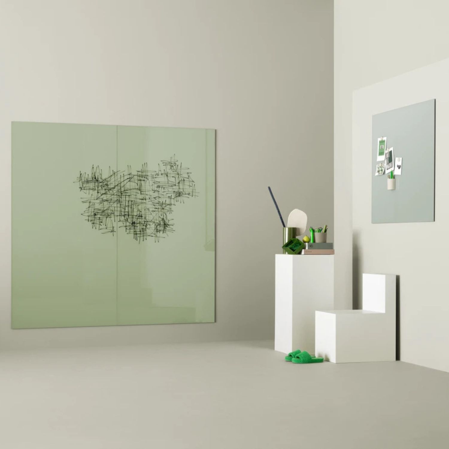 Mur d’écriture en verre magnétique modulaire Mood Spaces ambiance 2 Mur decriture en verre magnetique modulaire Mood Spaces ambiance 2 - IDEA&KO