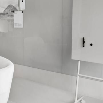 Mur decriture en verre magnetique modulaire Mood Spaces detail brillant Mur decriture en verre magnetique modulaire Mood Spaces detail brillant - IDEA&KO