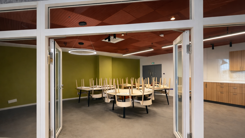 Salle privative modulable cafeteria Coca Cola Griny 1 edited