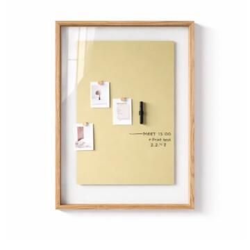 Tableau d’écriture en verre design avec cadre en chêne flottant