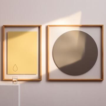 Tableau decriture en verre design avec cadre en chene flottant ambiance Tableau decriture en verre design avec cadre en chene flottant ambiance - IDEA&KO