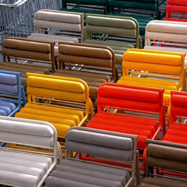 Banc recycle design Bultan 32.0 — detail coussin mousse Bultex et tissu automobile