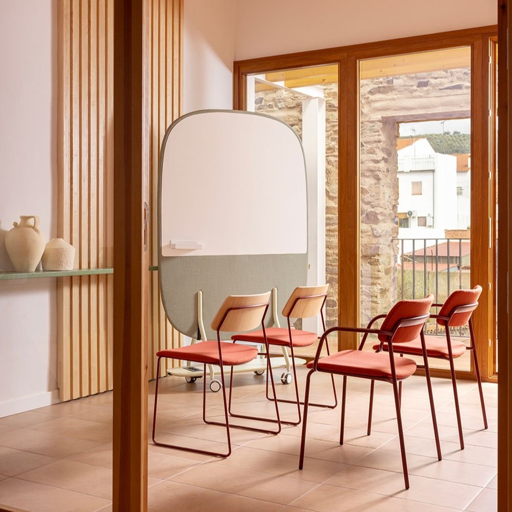 Brindis gamme de chaise bois design retro ambiance reunion - IDEA&KO