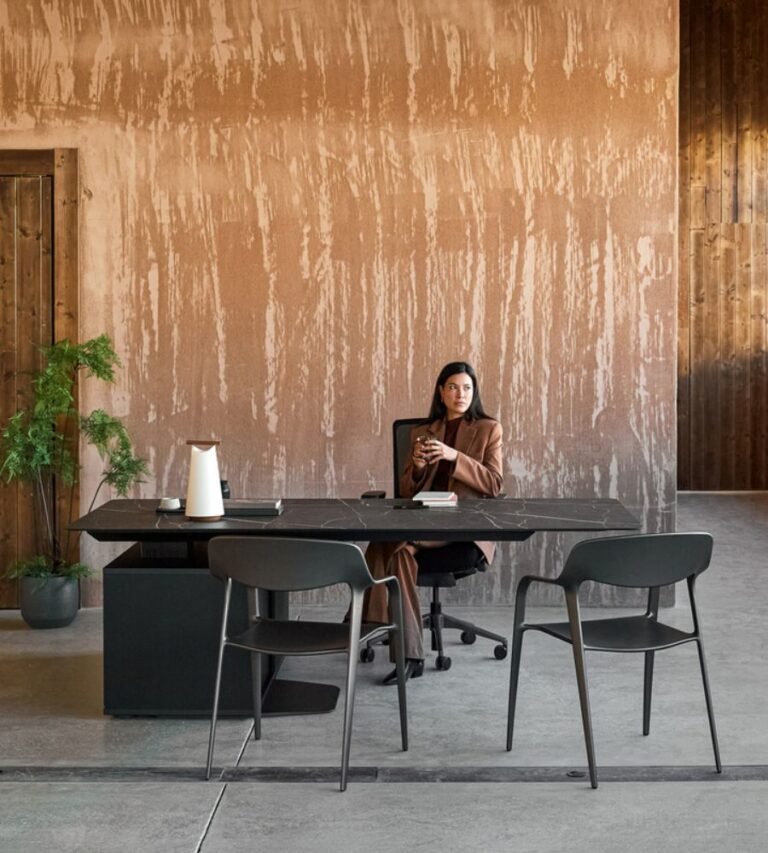 Bureau de direction amenage avec mobilier haut de gamme sur mesure IDEAKO