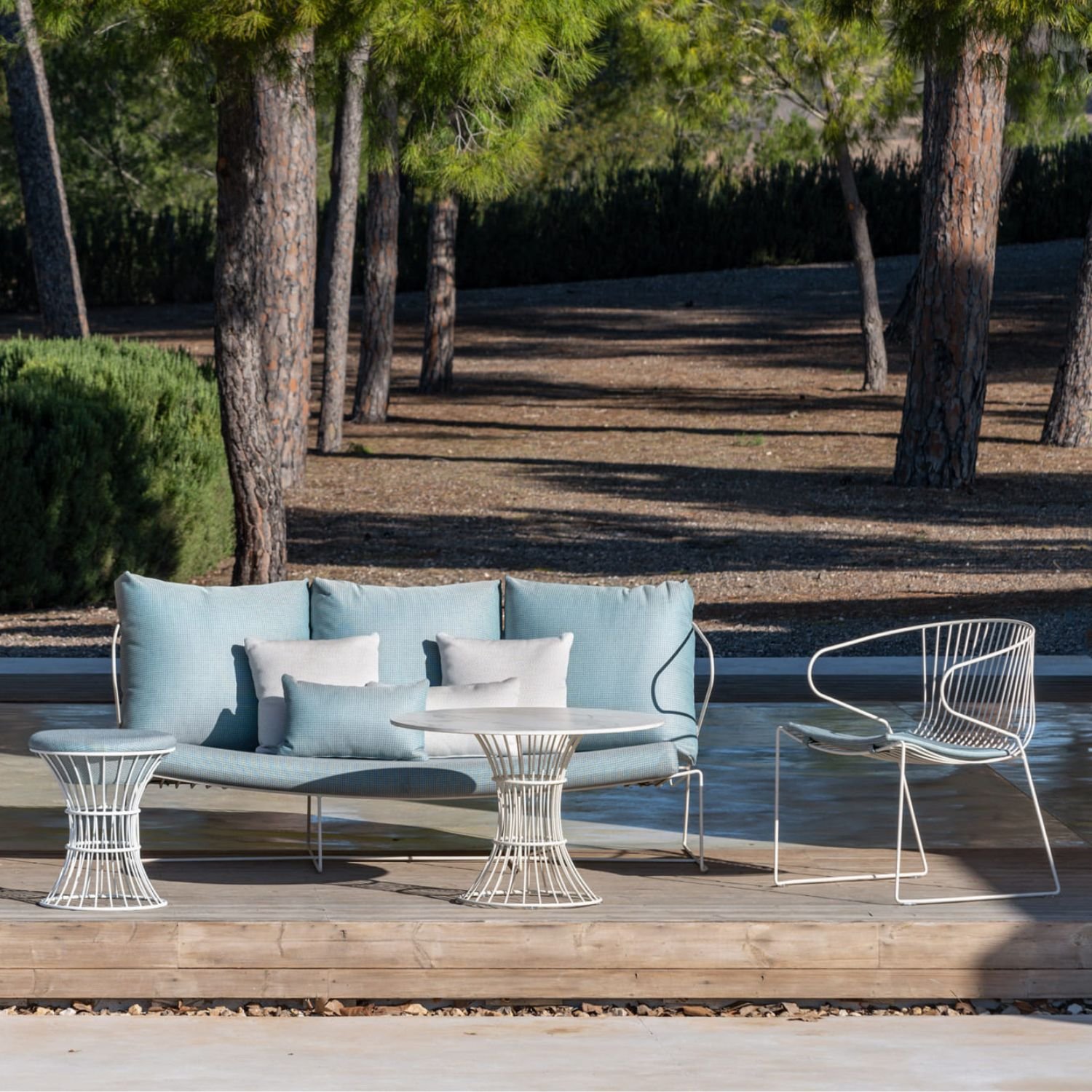 Chaise filaire outdoor Bolonia — espace lounge exterieur contract
