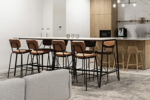 Tables hautes professionnelles — IDEA&KO