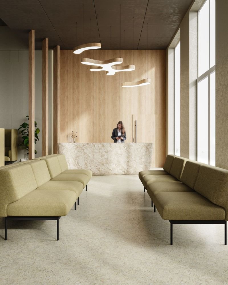 Reception et lobby professionnel amenage par IDEAKO — banque d accueil sur mesure et mobilier contract - IDEA&KO