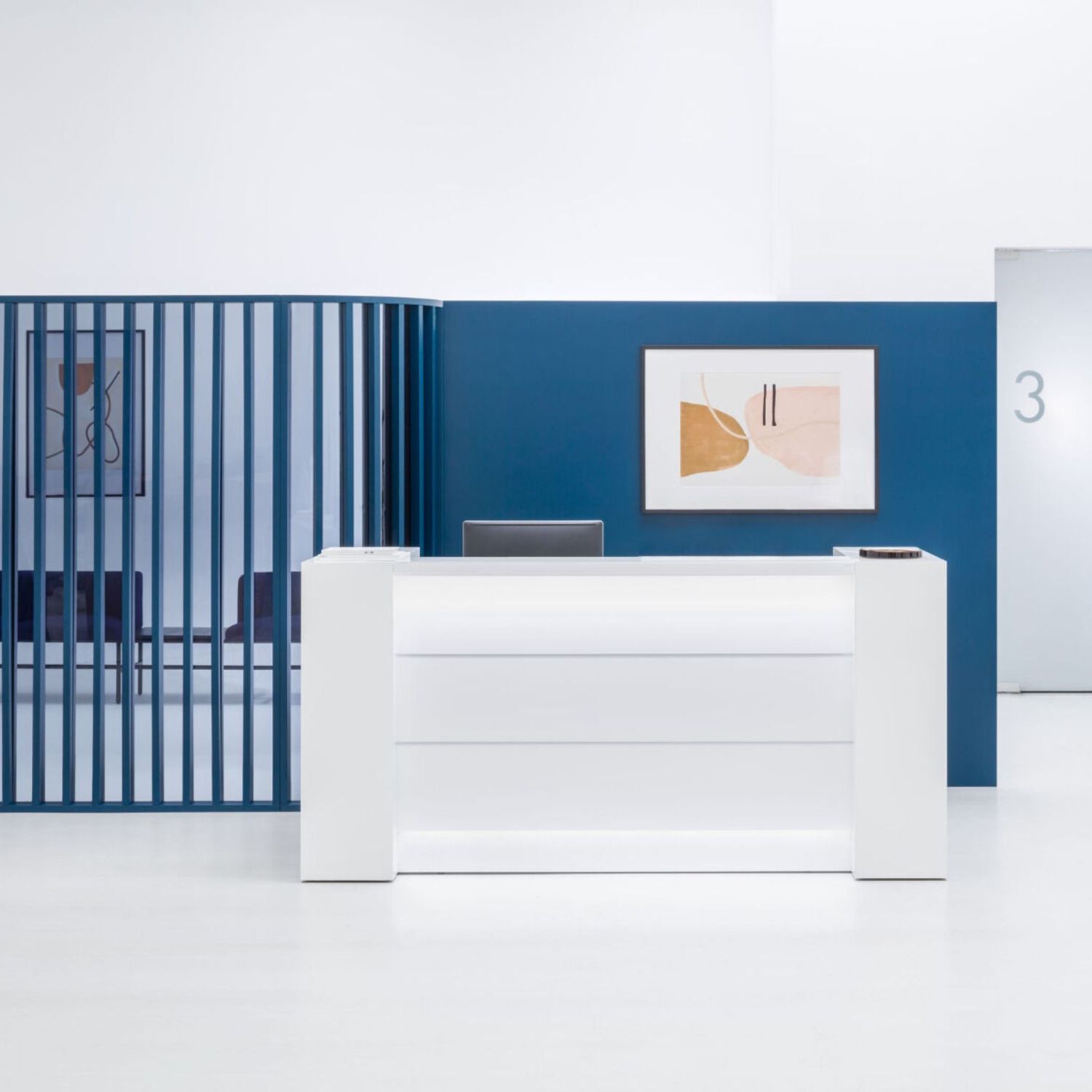 Banque d accueil Arco en situation — lobby d entreprise bleu Banque d accueil Arco en situation — lobby d entreprise bleu