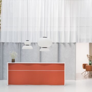 Banque d accueil design organique Onda Comptoir courbe ambiance orange