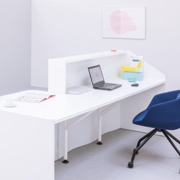 Banque d accueil design organique Onda — module bas accessible PMR