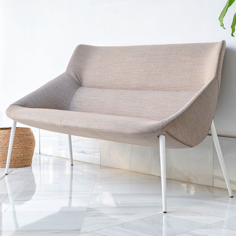 Banquette lounge Bow — deux places pieds metal coniques blancs