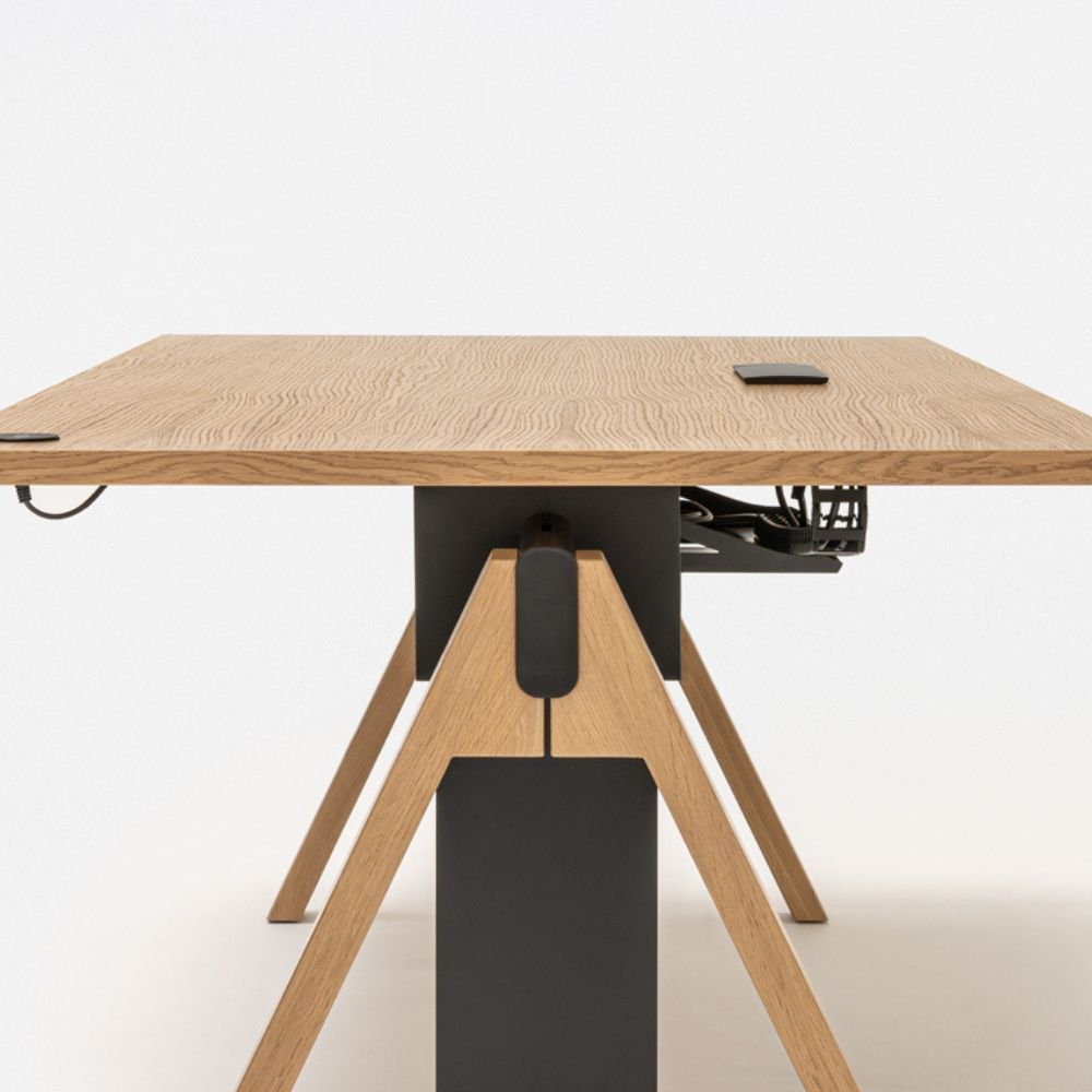 Bureau Aura — detail pieds en hetre massif profil 80×40 mm