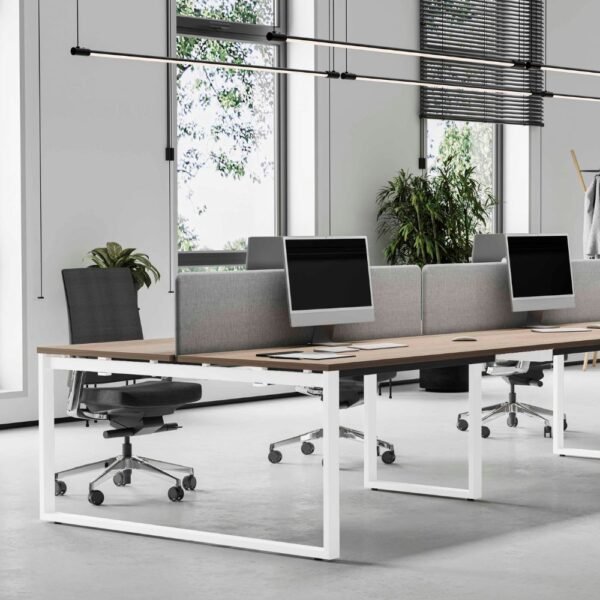 Bureau bench V NEXT en situation — open space professionnel