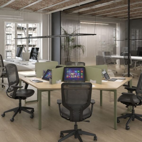 Bureau hexagonal 3 personnes Hexa — espace de travail collaboratif lumineux 1