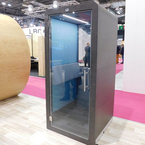 Cabine acoustique Stand Up en situation — open space