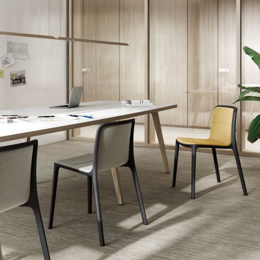 Chaise Bika tapissee — assise garnie