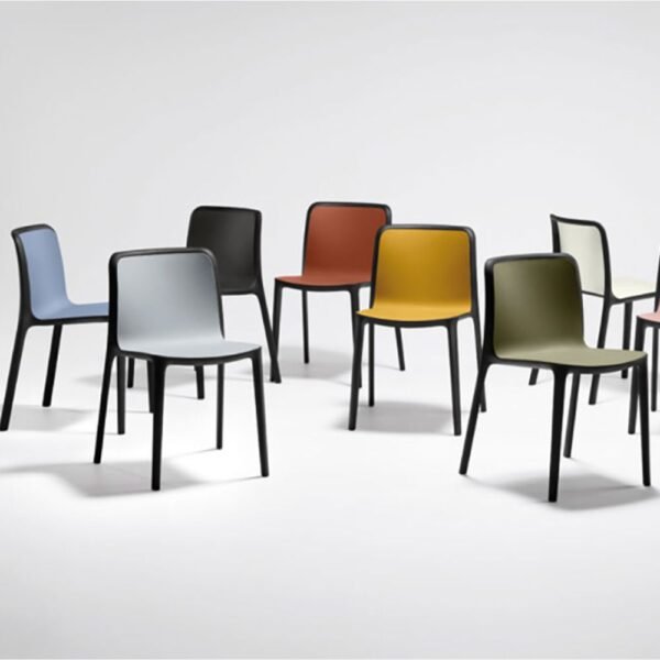 Chaise Bika — coloris et finitions disponibles