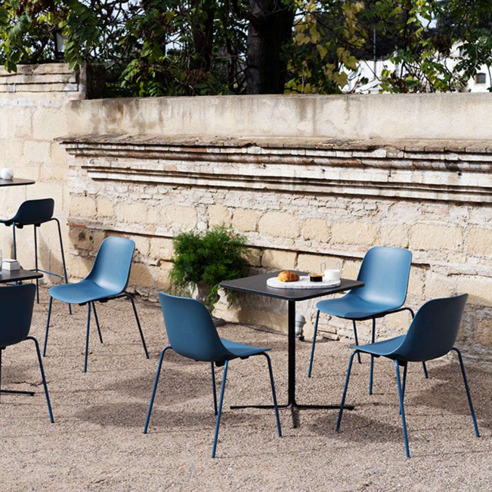 Chaise accueil clients haute resistance Abril en situation — espace terrasse d entreprise Chaise accueil clients haute resistance Abril en situation — espace terrasse d entreprise