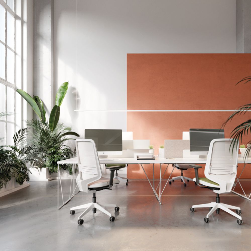 Chaise de bureau Dot Pro en situation — open space 1