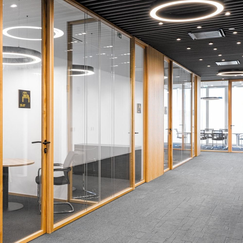 Cloisons bois amovibles Wood — salle de reunion vitree