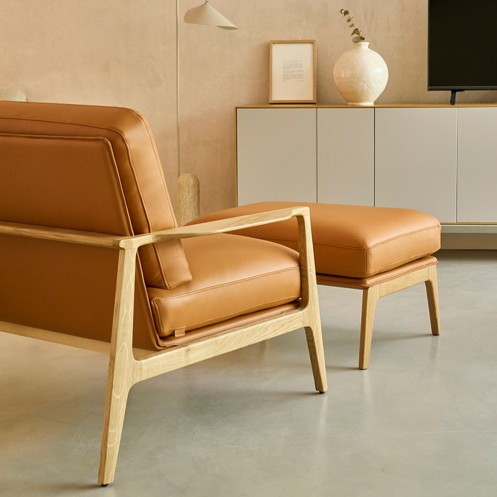 Fauteuil Aldea cuir cognac — espace de coworking lounge Fauteuil Aldea cuir cognac — espace de coworking lounge