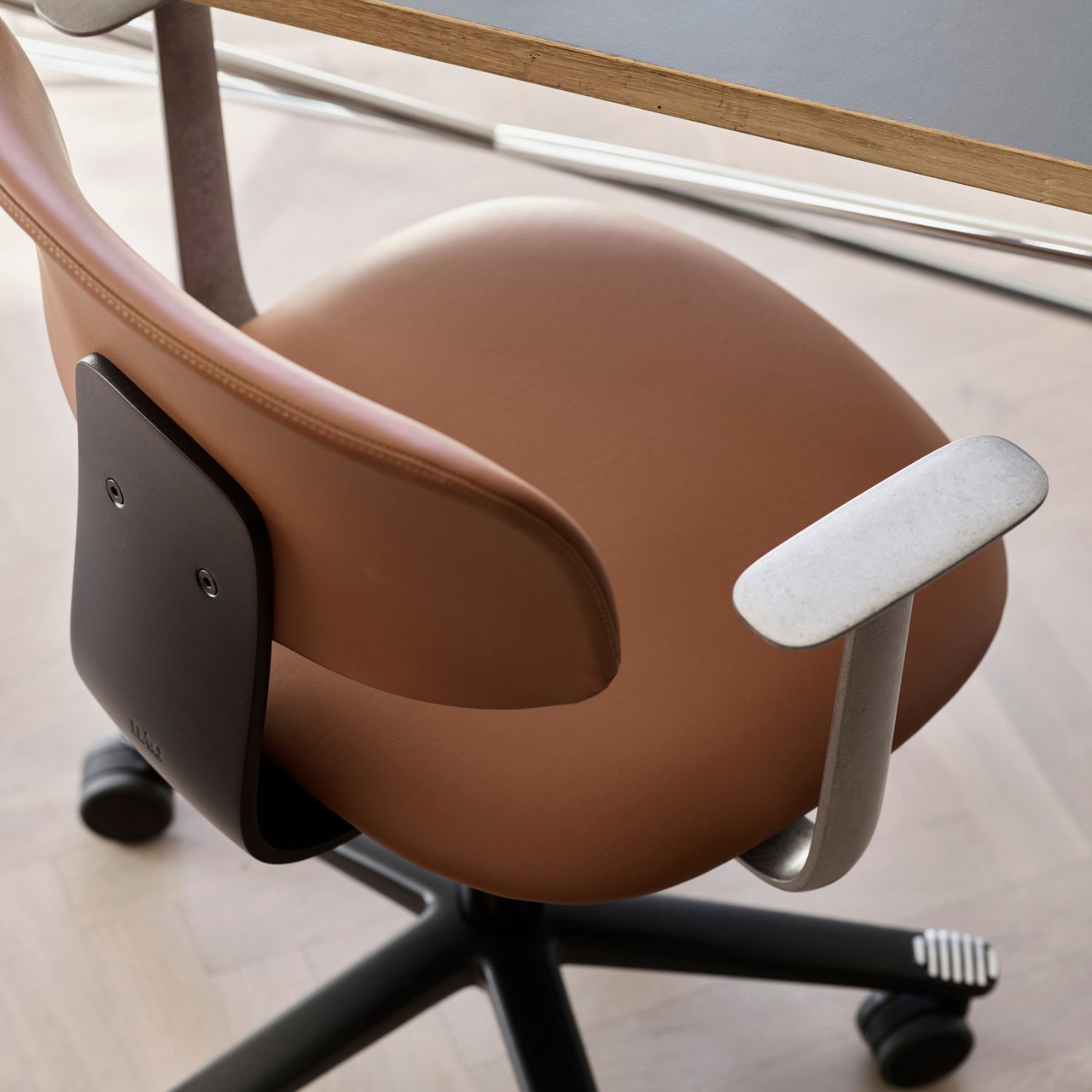 Fauteuil de bureau ergonomique tissu haut de gamme Tion Soft detail cuir