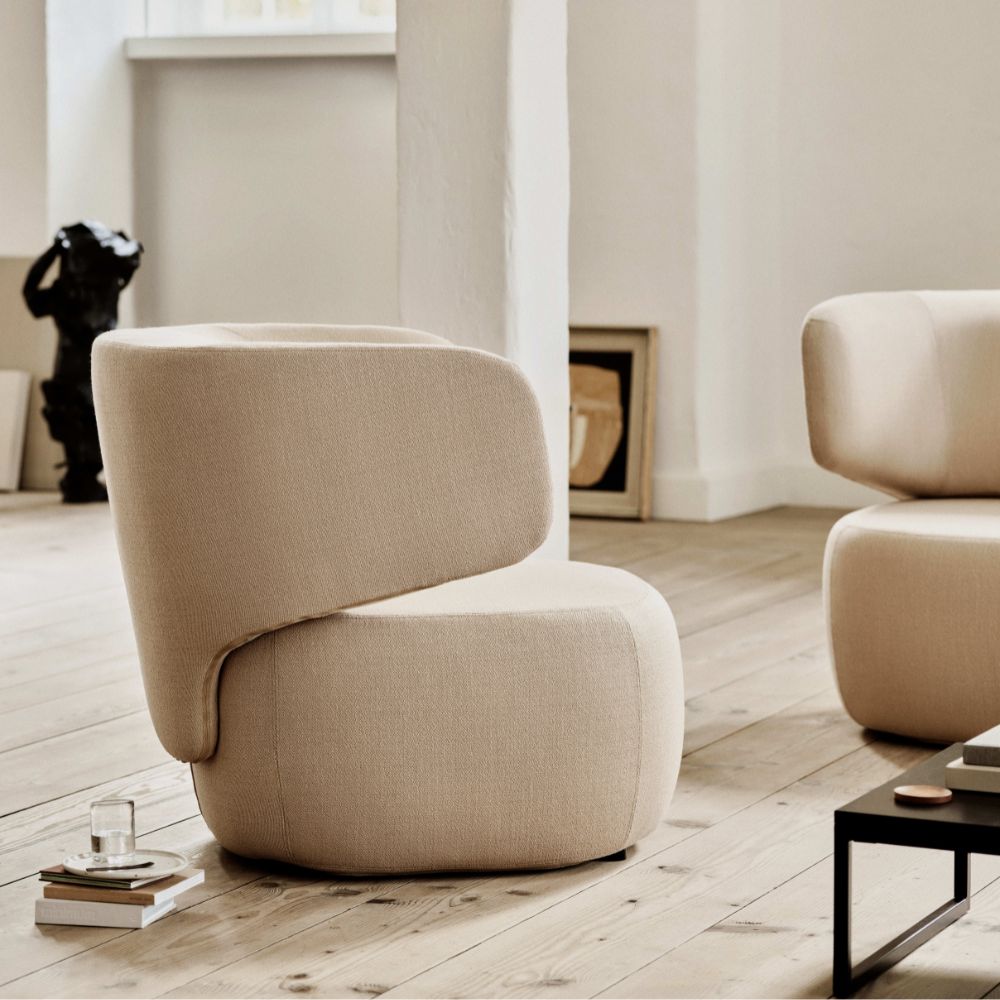 Fauteuil dossier enveloppant bicolore Basel — detail finition tissu et couture