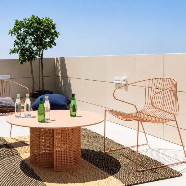 Fauteuil filaire outdoor Bolonia en situation — lounge exterieur hotel Fauteuil filaire outdoor Bolonia en situation — lounge exterieur hotel
