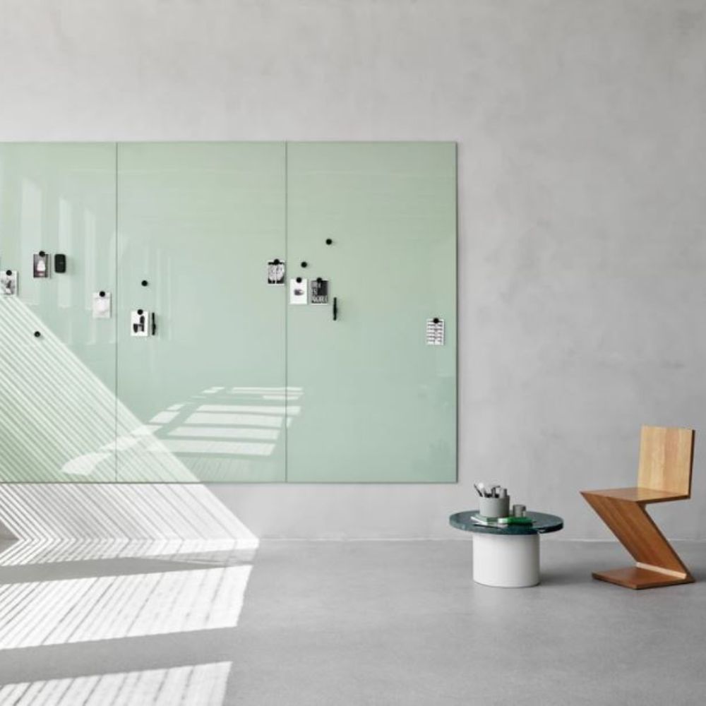 Mur d ecriture en verre magnetique modulaire Mood Spaces — surface continue dans un espace de travail