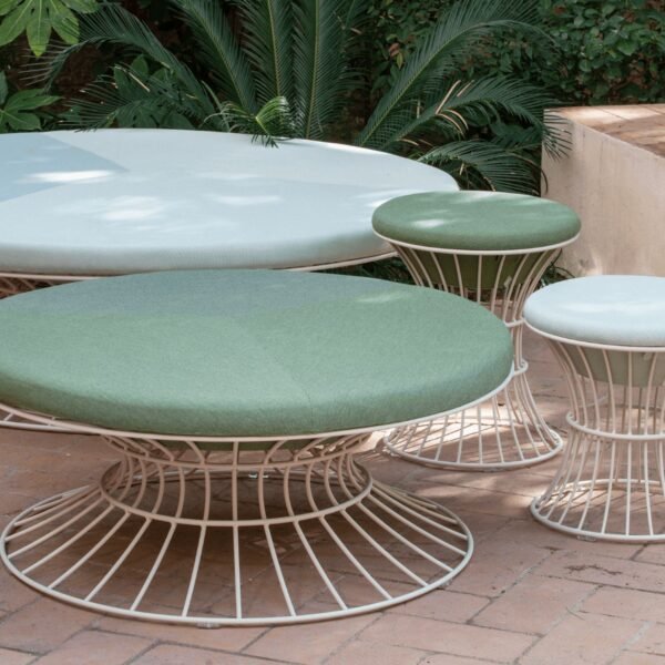 Pouf Bolonia — conception filaire acier galvanise outdoor 1