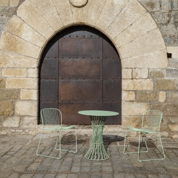 Table Bolonia — pietement filaire acier galvanise conception outdoor Table Bolonia — pietement filaire acier galvanise conception outdoor