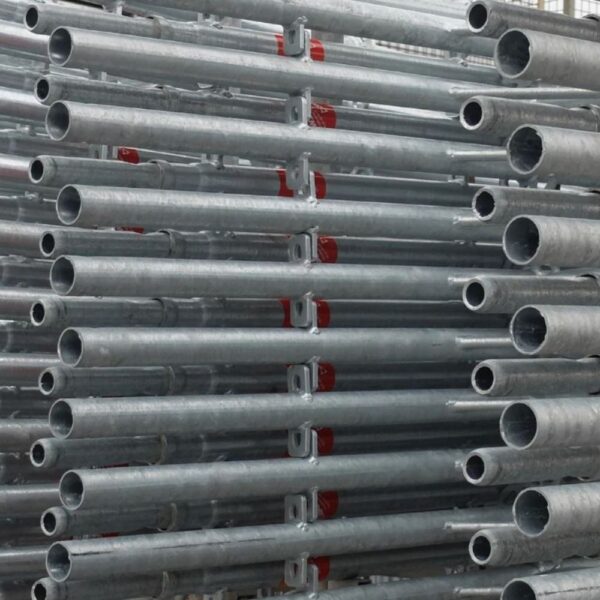 Table Clavex de profil — structure en tubes d echafaudage reemployes