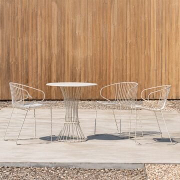 Table de repas outdoor filaire Bolonia en situation — terrasse restaurant hotel