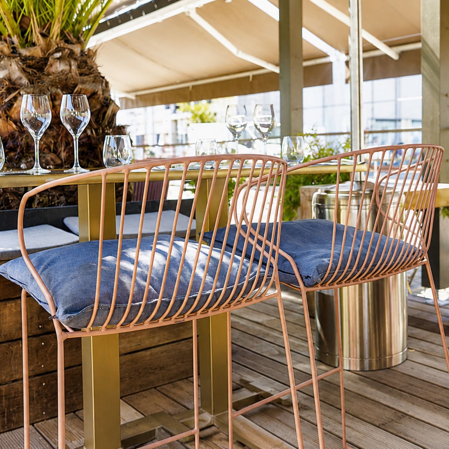 Tabouret Bolonia hauteur bar table haute terrasse hotel outdoor