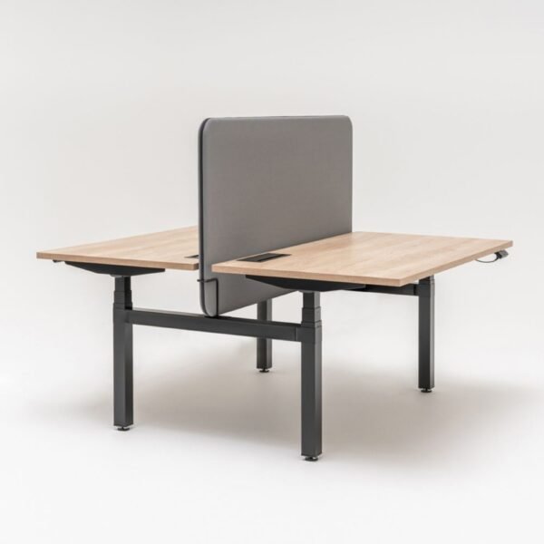 Bureau assis debout 2 moteurs Elevo en situation — Panneau acoustique Bureau assis debout 2 moteurs Elevo en situation — Panneau acoustique