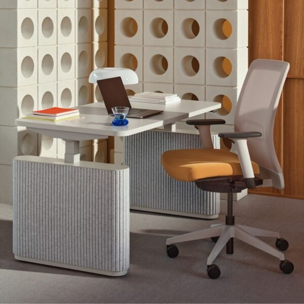 Bureau assis debout Elva – espace de coworking partage Bureau assis debout Elva – espace de coworking partage