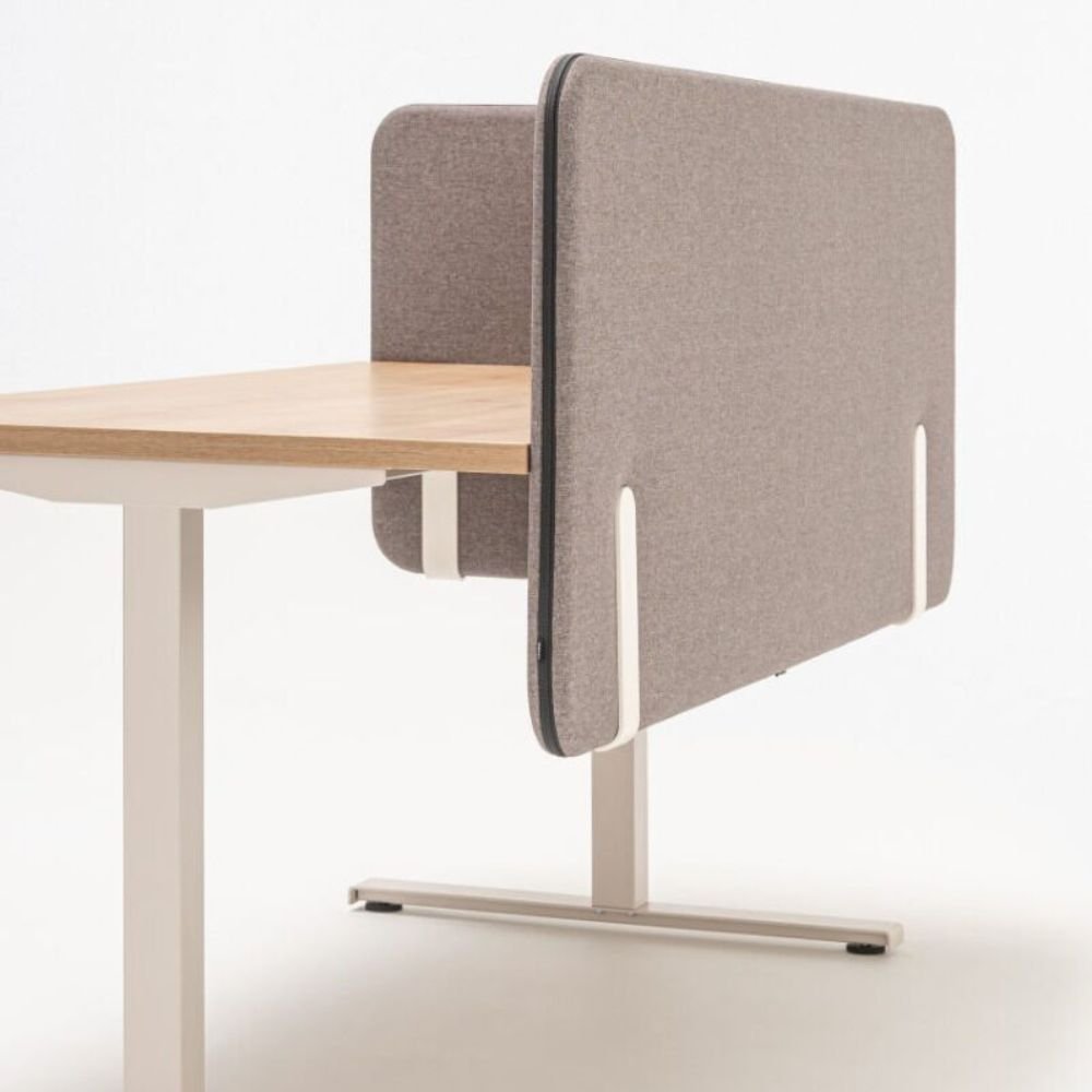 Bureau assis debout a manivelle Maneo — poste individuel vue de detail cloisonnette tissu acoustique
