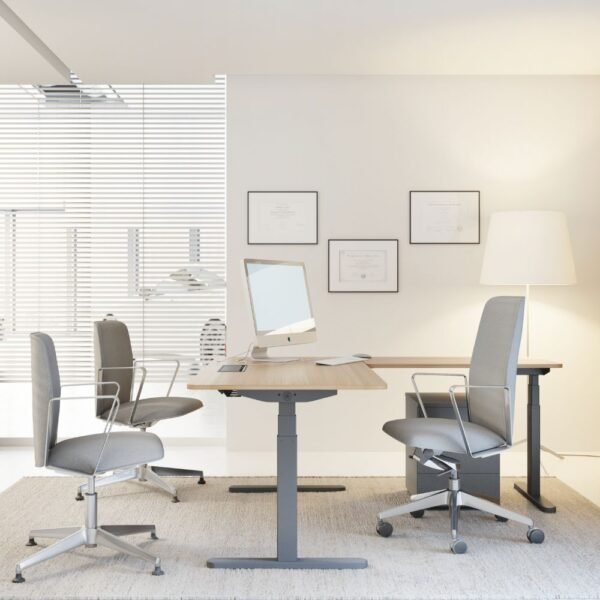 Bureau assis debout d angle Skala en situation dans un bureau de direction Bureau assis debout d angle Skala en situation dans un bureau de direction