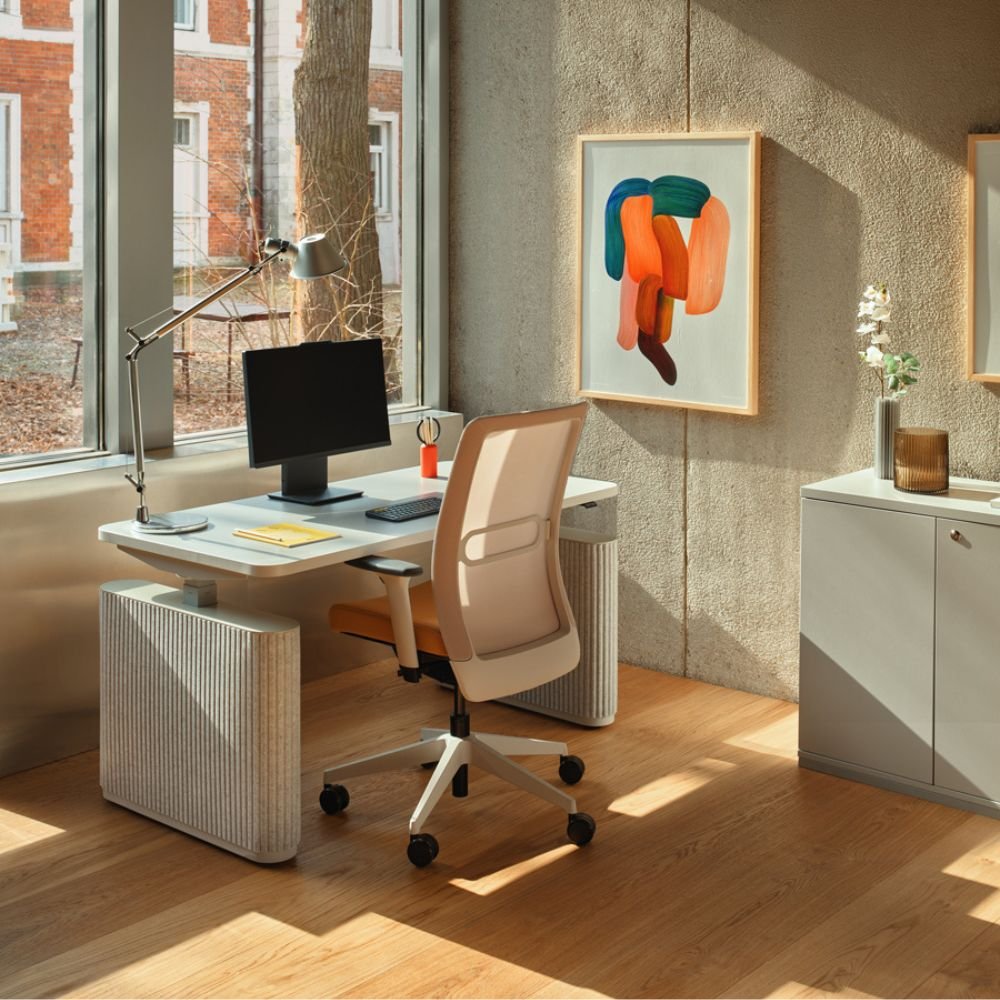 Bureau assis debout design acoustique Elva – poste individuel en flex office Bureau assis debout design acoustique Elva – poste individuel en flex office