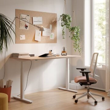 Bureau assis debout electrique Skala Next ambiance teletravail