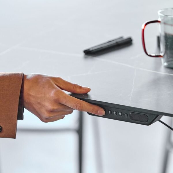 Bureau assis debout noir Altevo — conception durable et responsable Bureau assis debout noir Altevo — conception durable et responsable