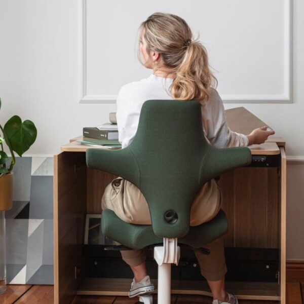 Bureau rabattable assis debout Home Office en situation — coin bureau dans un interieur Bureau rabattable assis debout Home Office en situation — coin bureau dans un interieur