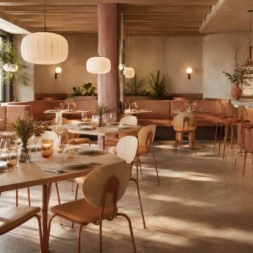 Chaise bois restaurant Hari ambiance